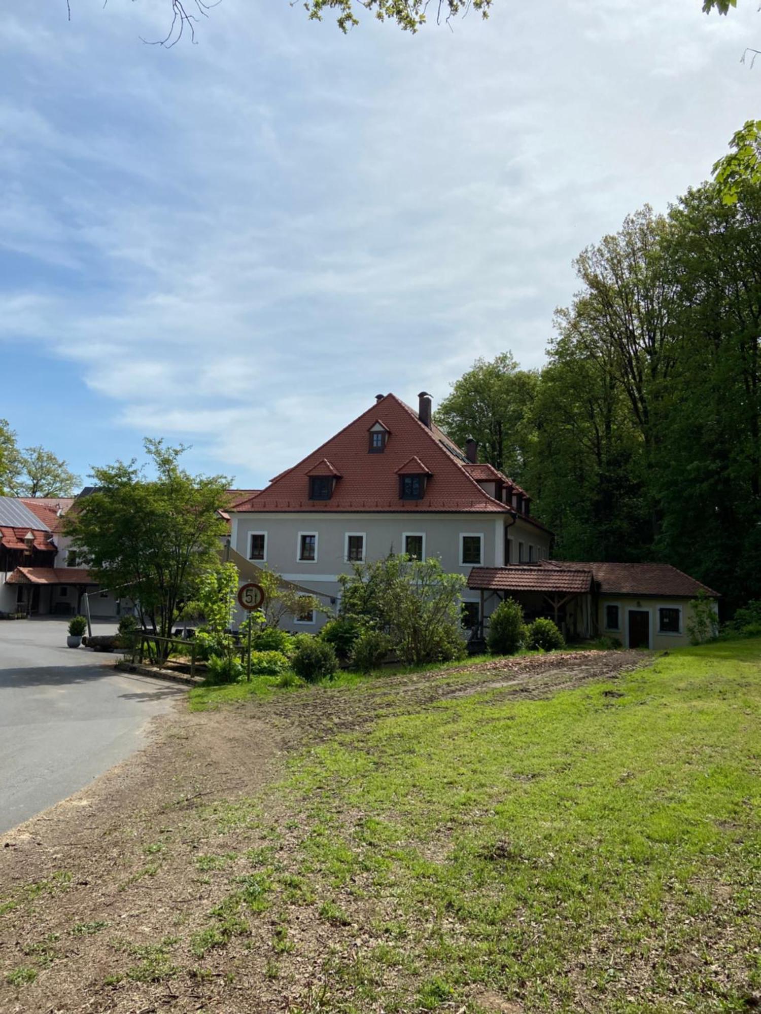 Landhotel Kahrmuhle Pressath Exterior photo